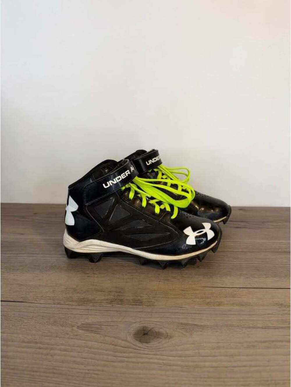 Under Armour Youth Boys Molded Football Cleats Black High Top Size 1Y